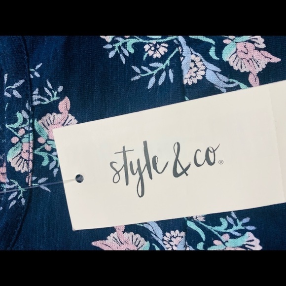 Style & Co Tiered Tank. Size: M - Picture 4 of 7